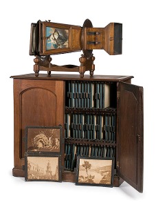 Rare megalethoscope et son cabinet contenant les vues