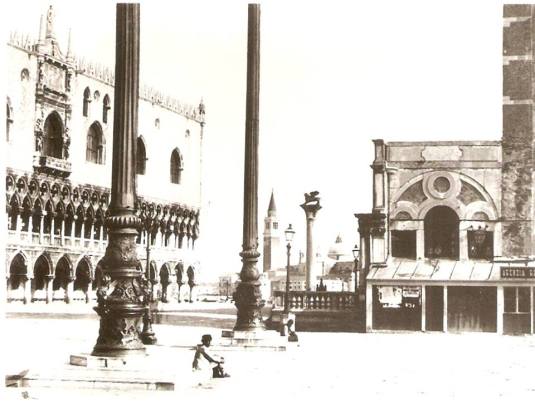 Gabioti au pied du campanile en  1876